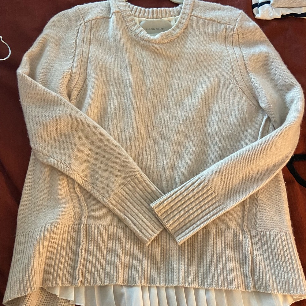 Oatmeal colored cashmere sweater